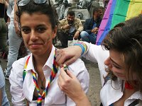 Très attachées.  20160611 GayPride Nantes 1964 OkW PhotoMorelP