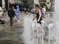 Il fait chaud.  20160611 GayPride Nantes 2050 OkW PhotoMorelP