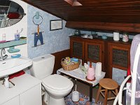 Salle d'eau et toilettes à l'étage